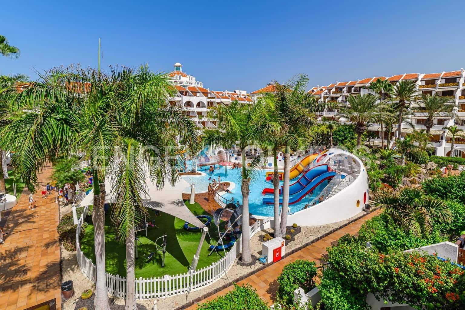 2 soverom Leilighet til salgs i Playa de las Americas med svømmebasseng - € 1 255 000 (Ref: 9189874)