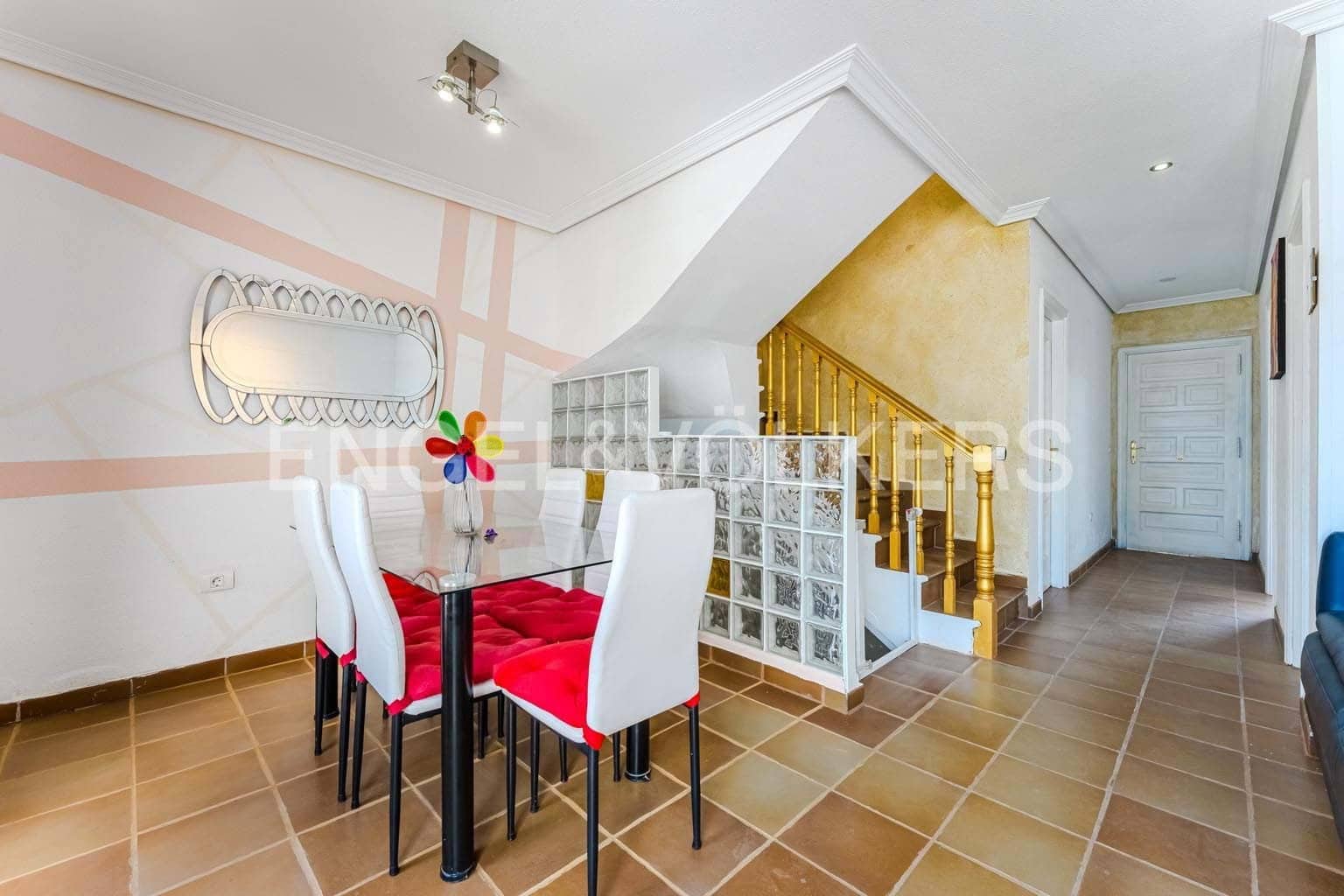 4 soveværelse Villa til salg i El Medano med swimmingpool garage - € 750.000 (Ref: 9191613)