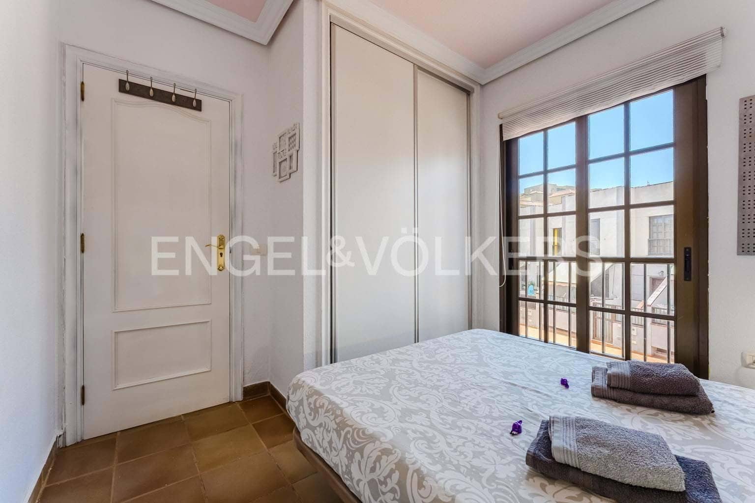 4 soveværelse Villa til salg i El Medano med swimmingpool garage - € 750.000 (Ref: 9191613)