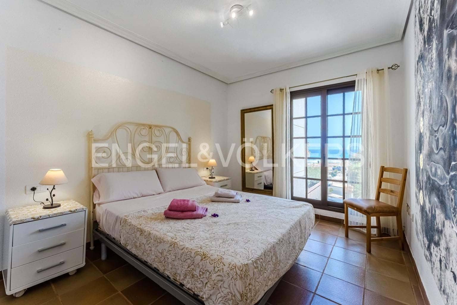 4 soveværelse Villa til salg i El Medano med swimmingpool garage - € 750.000 (Ref: 9191613)