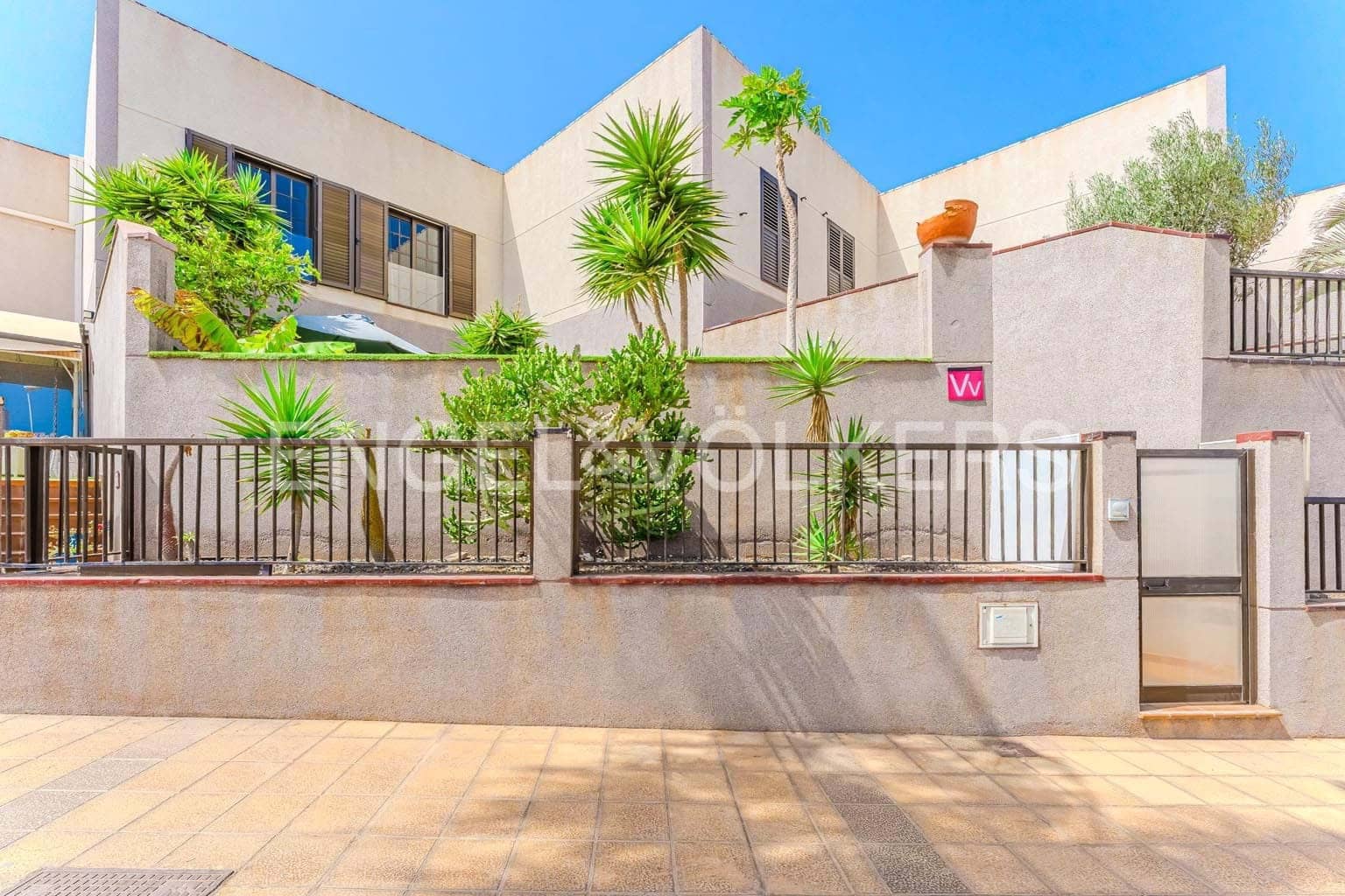 4 soveværelse Villa til salg i El Medano med swimmingpool garage - € 750.000 (Ref: 9191613)