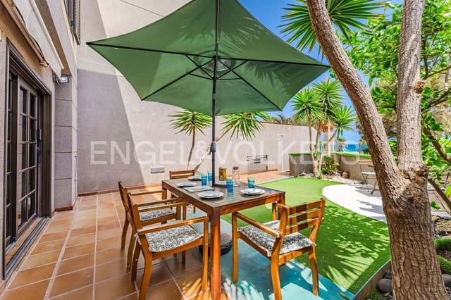 4 chambre Villa/Maison à vendre à El Medano, Granadilla de Abona avec piscine garage - 750 000 € (Ref: 9191613)