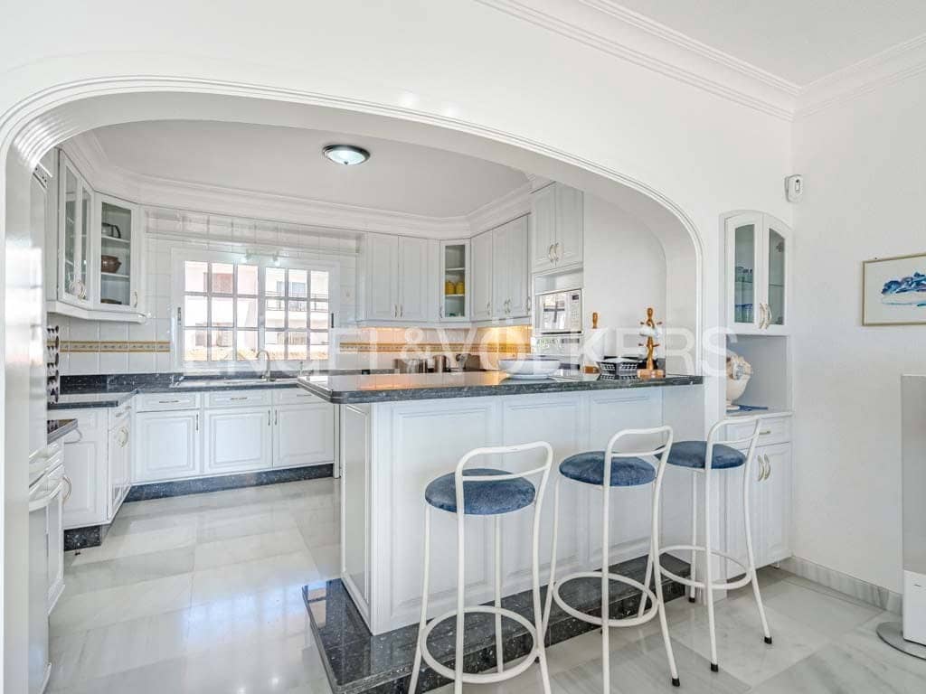 3 Zimmer Apartment zu verkaufen in Santiago del Teide mit Pool Garage - 890.000 € (Ref: 9201710)