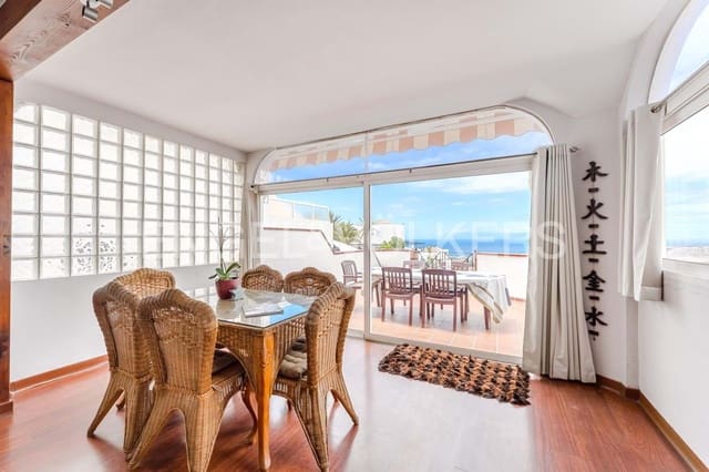 3 makuuhuone Huoneisto myytävänä paikassa Costa Adeje, Adeje mukana uima-altaan 
autotalli - 750 000 € (Ref: 9201711)