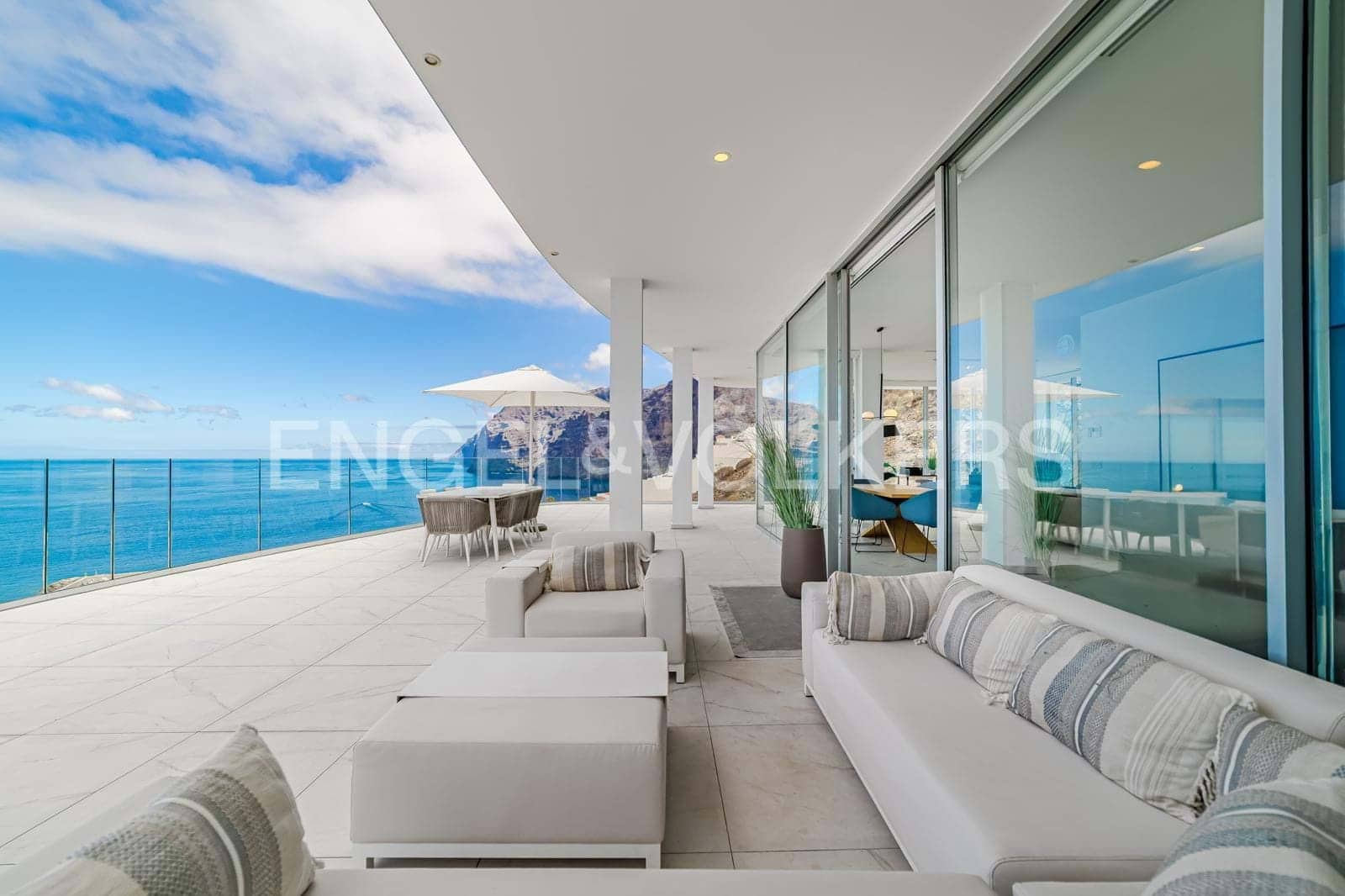 3 soveværelse Lejlighed til salg i Los Gigantes med swimmingpool - € 2.495.000 (Ref: 9207511)