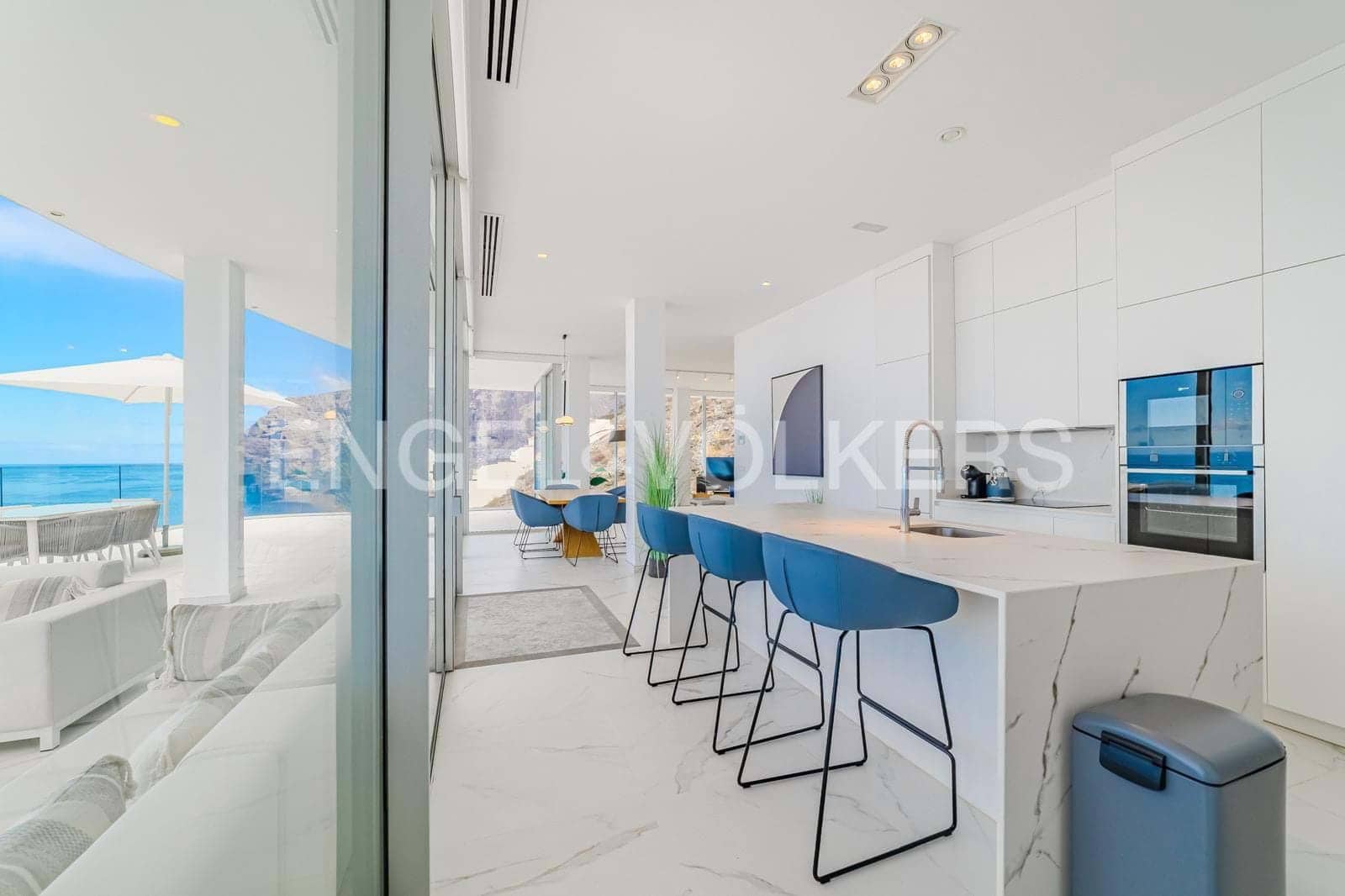 3 soveværelse Lejlighed til salg i Los Gigantes med swimmingpool - € 2.495.000 (Ref: 9207511)