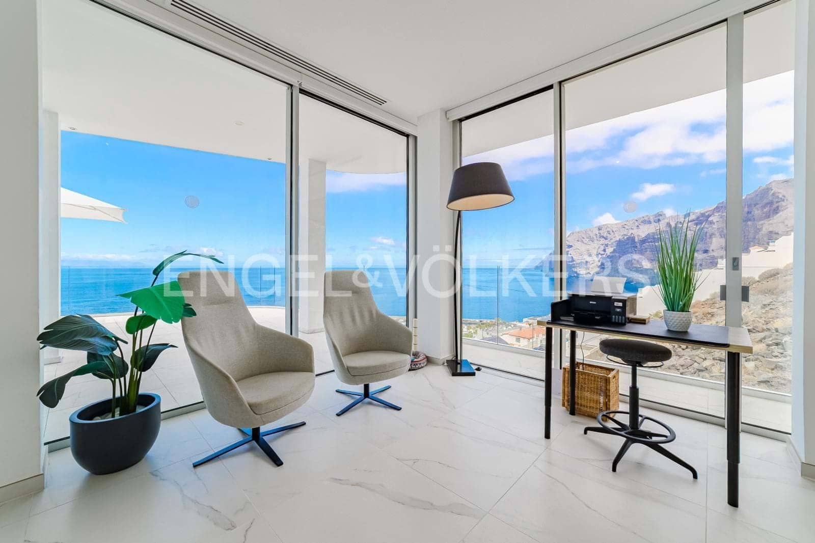 3 soveværelse Lejlighed til salg i Los Gigantes med swimmingpool - € 2.495.000 (Ref: 9207511)