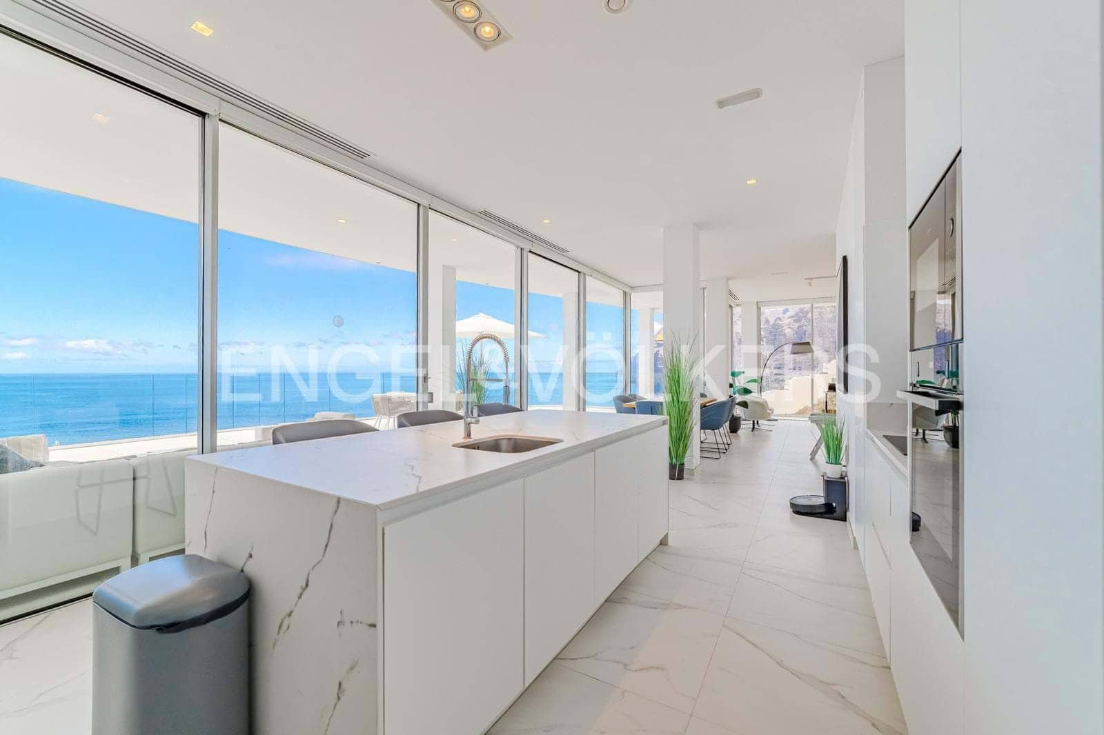 3 soveværelse Lejlighed til salg i Los Gigantes med swimmingpool - € 2.495.000 (Ref: 9207511)