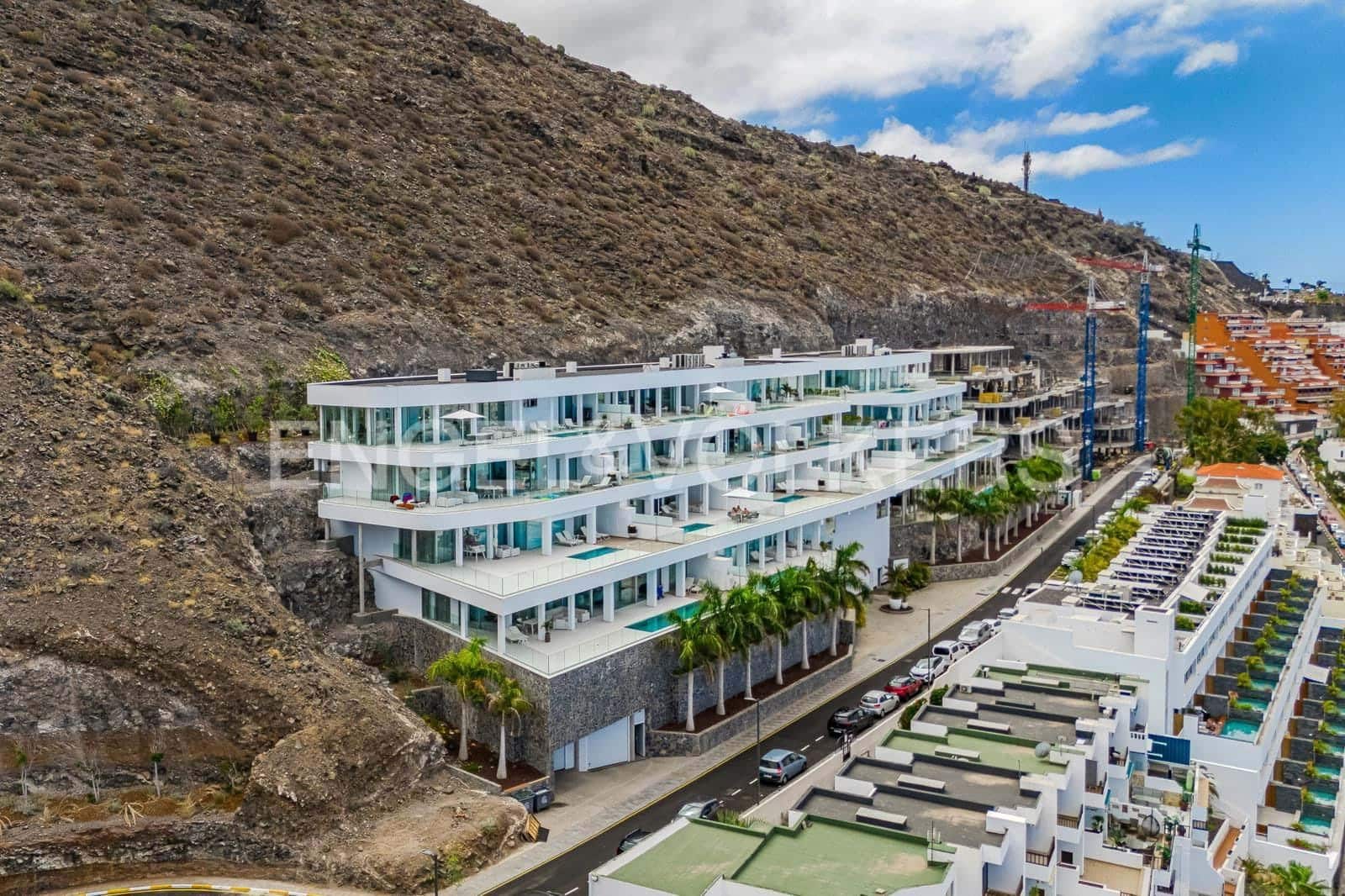 3 soveværelse Lejlighed til salg i Los Gigantes med swimmingpool - € 2.495.000 (Ref: 9207511)