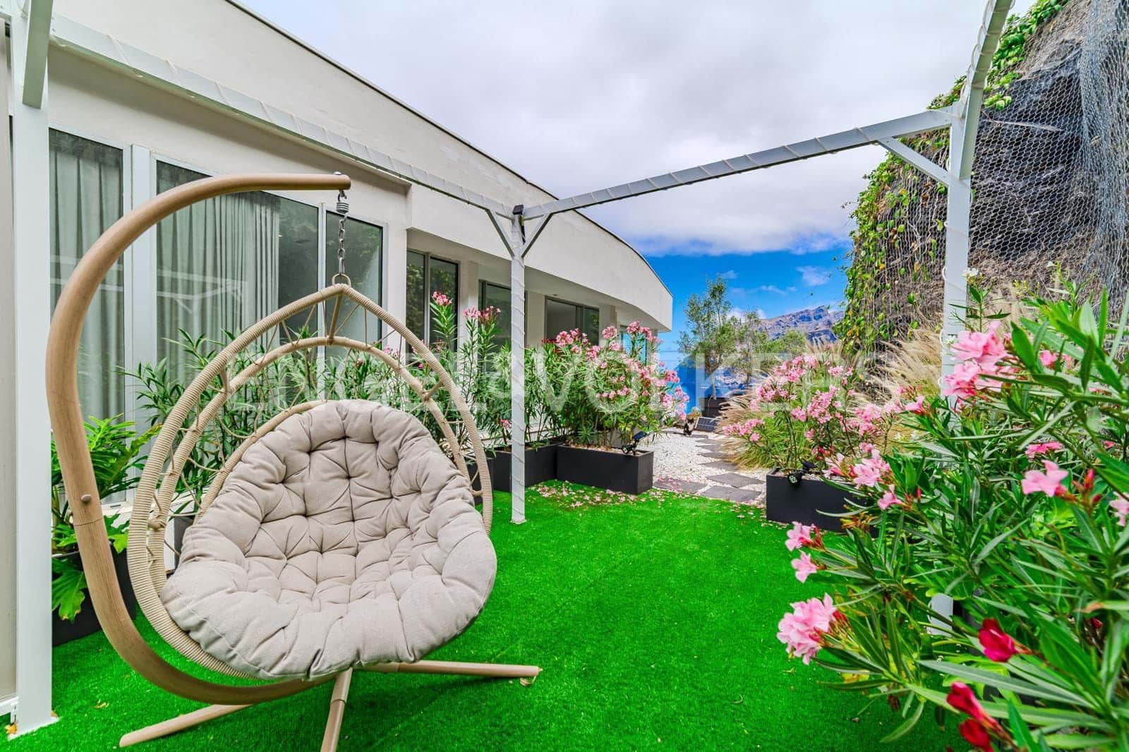 3 soveværelse Lejlighed til salg i Los Gigantes med swimmingpool - € 2.495.000 (Ref: 9207511)