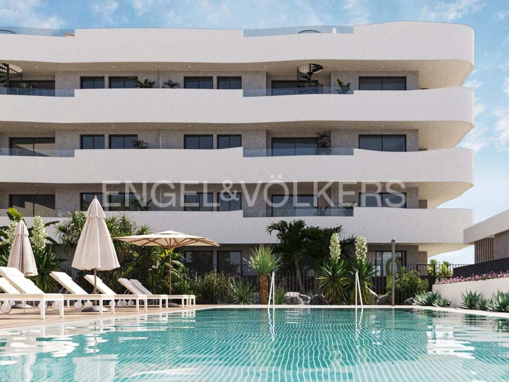 2 soveværelse Lejlighed til salg i El Medano med swimmingpool - € 345.000 (Ref: 9210353)