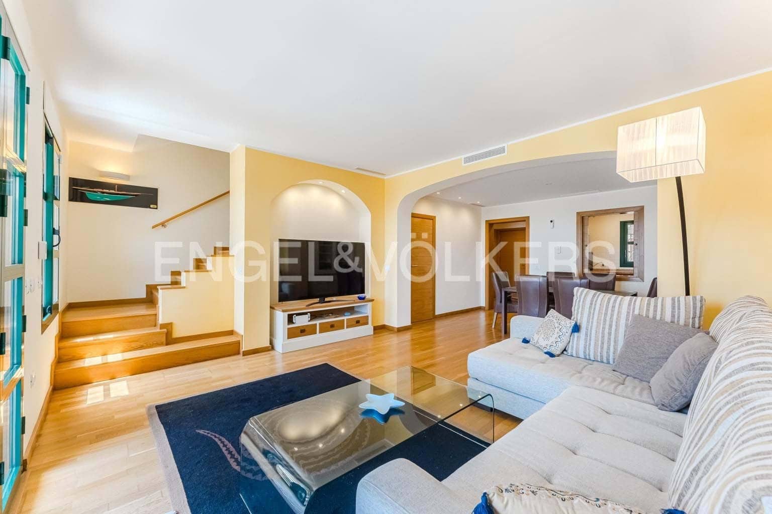 3 soveværelse Villa til salg i San Miguel de Abona med swimmingpool garage - € 545.000 (Ref: 9210354)