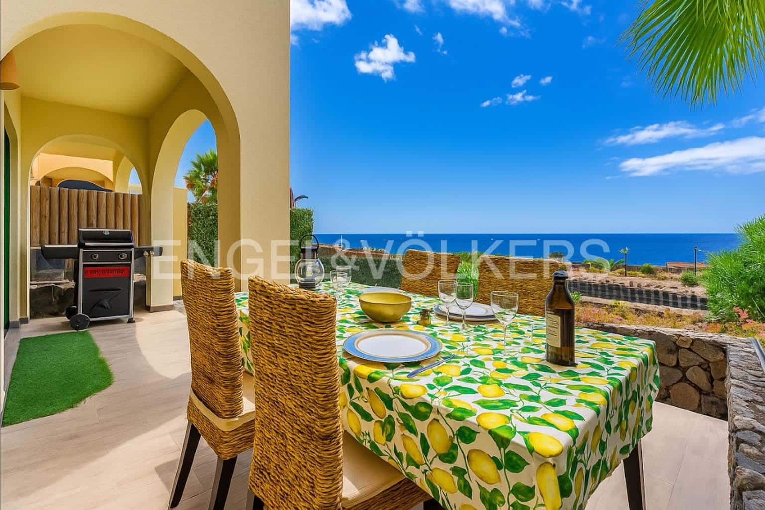 3 soveværelse Villa til salg i San Miguel de Abona med swimmingpool garage - € 545.000 (Ref: 9210354)