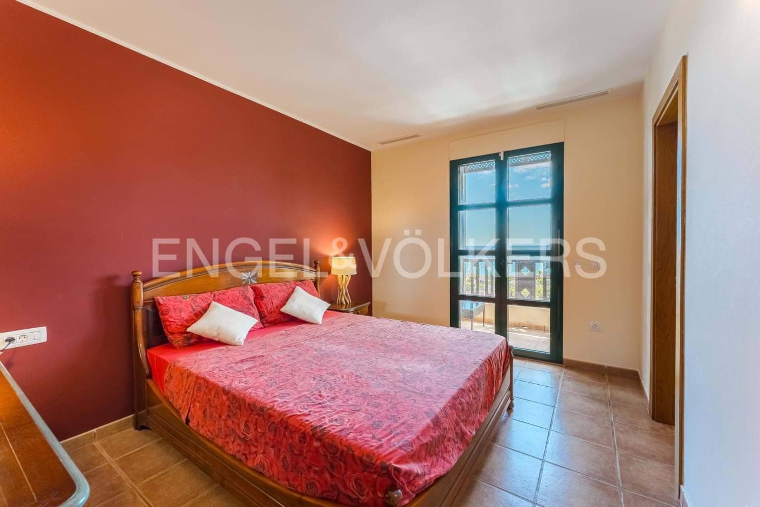 3 soveværelse Villa til salg i San Miguel de Abona med swimmingpool garage - € 545.000 (Ref: 9210354)