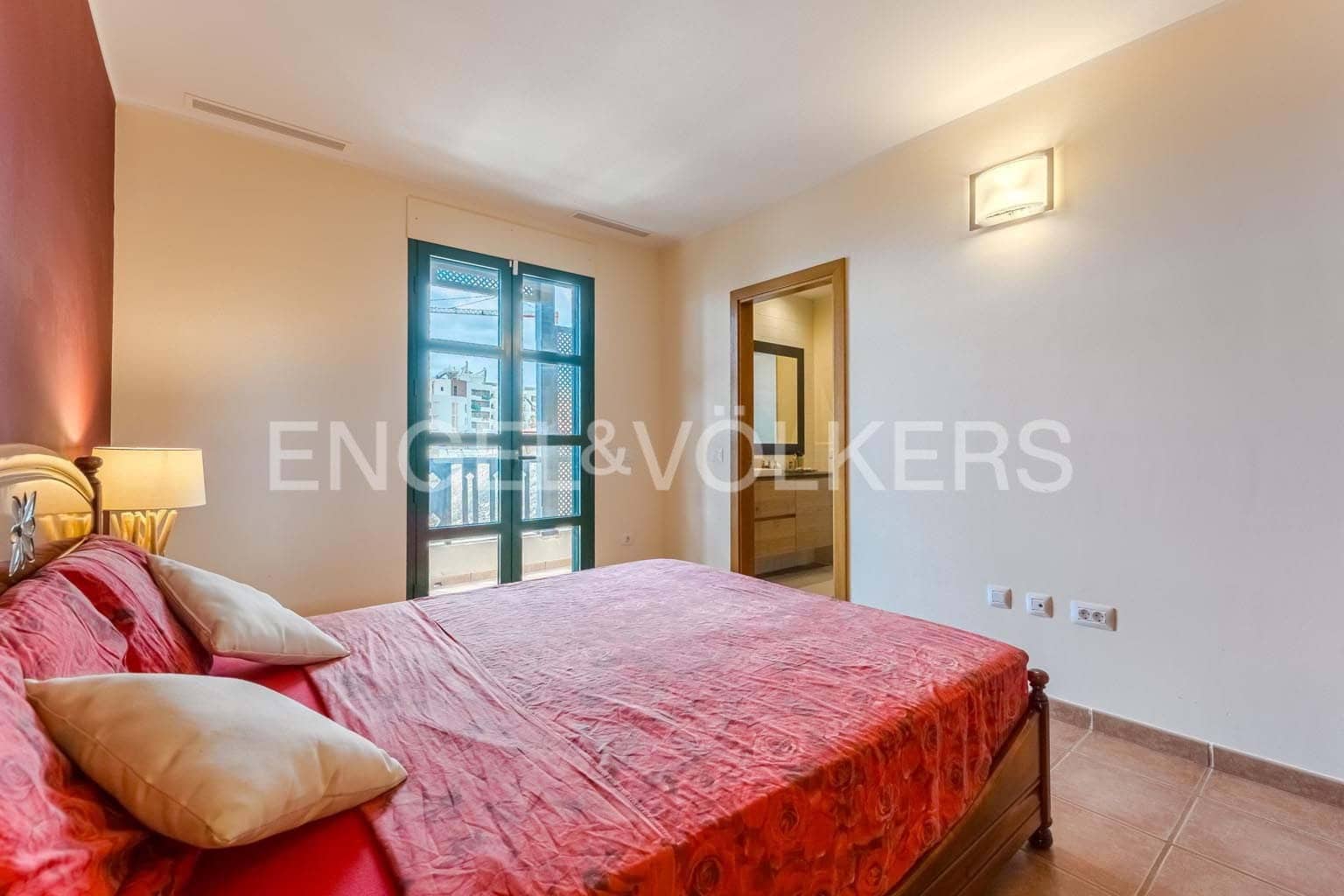 3 soveværelse Villa til salg i San Miguel de Abona med swimmingpool garage - € 545.000 (Ref: 9210354)