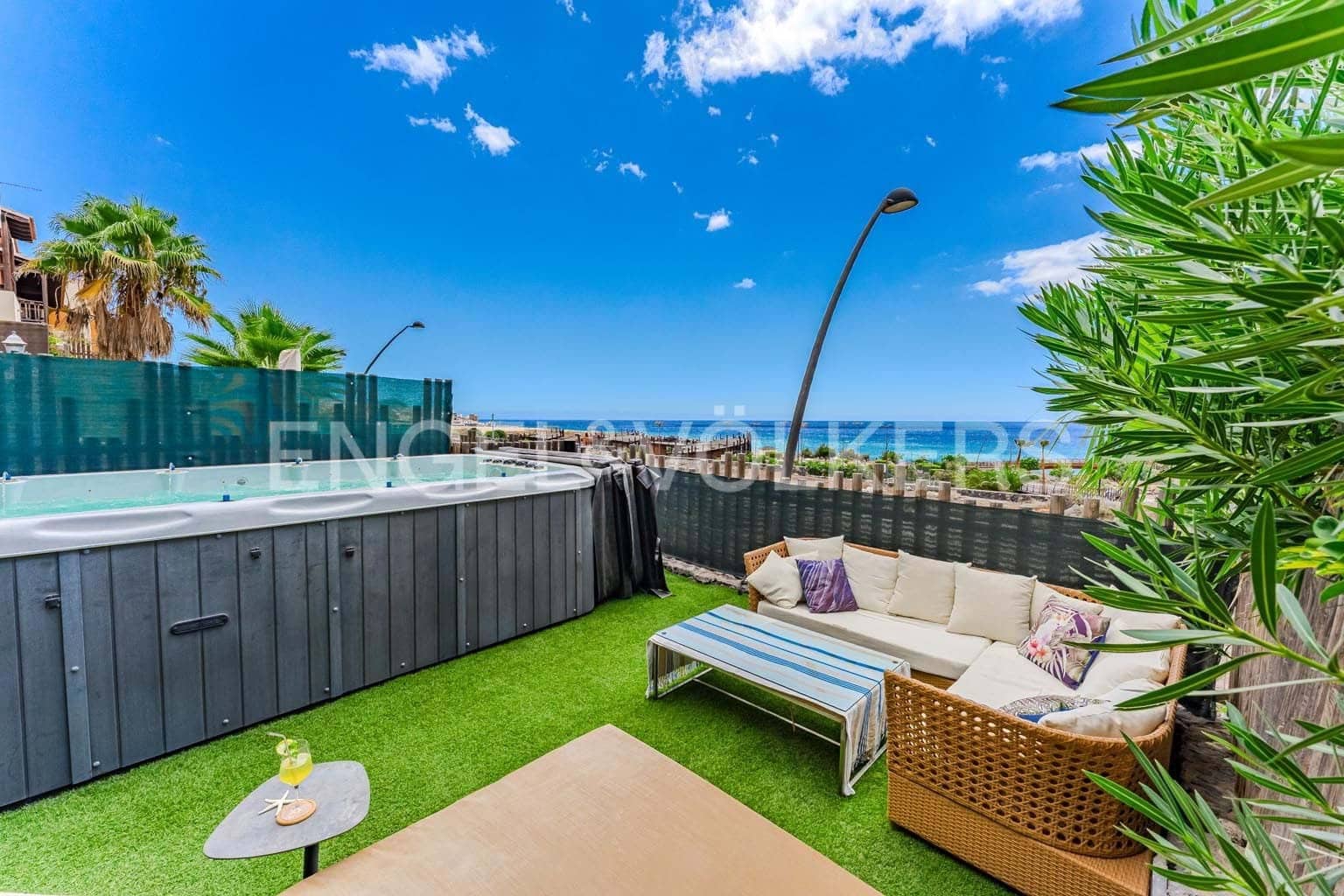 3 soveværelse Villa til salg i San Miguel de Abona med swimmingpool garage - € 545.000 (Ref: 9210354)