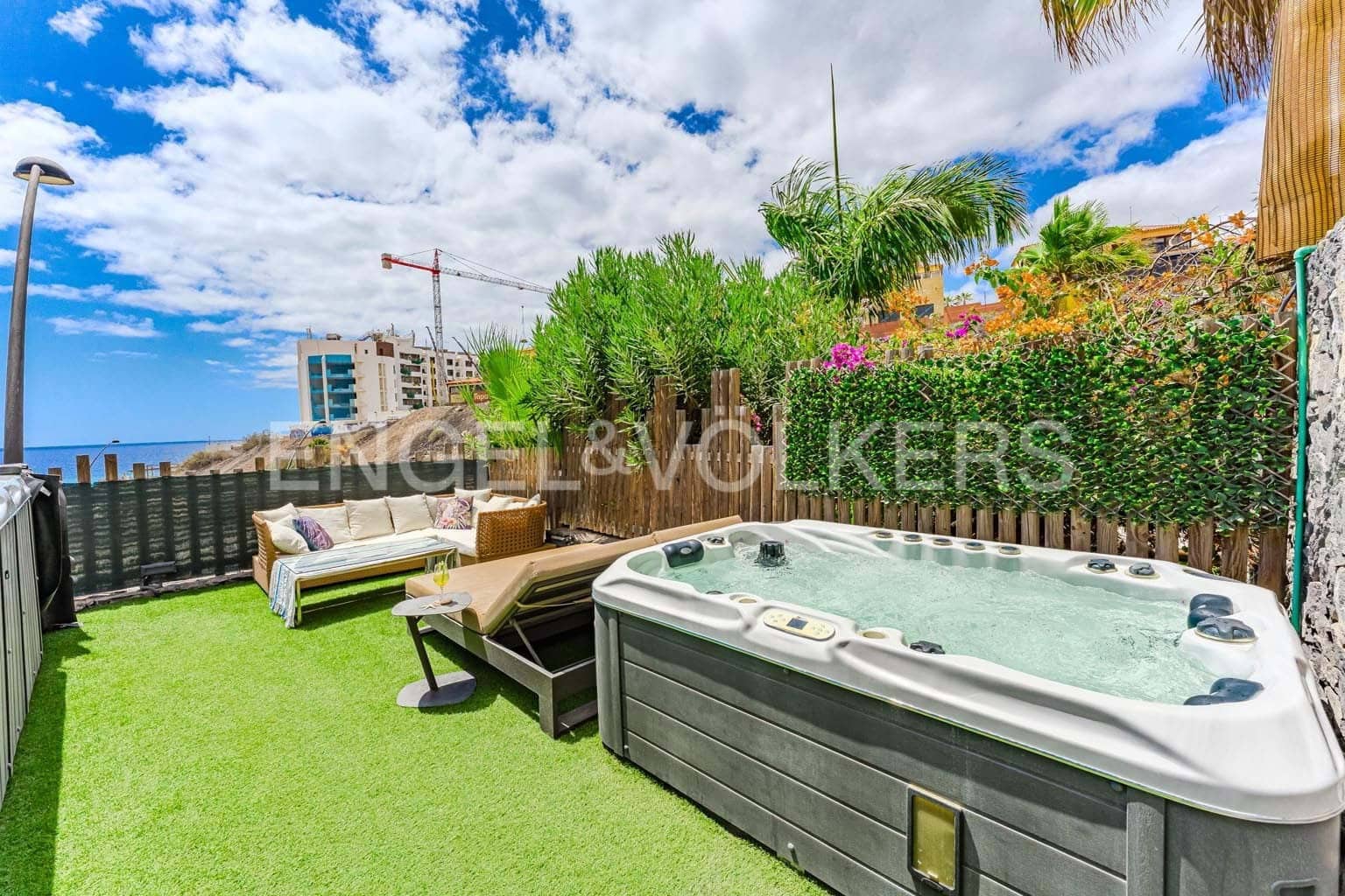 3 soveværelse Villa til salg i San Miguel de Abona med swimmingpool garage - € 545.000 (Ref: 9210354)