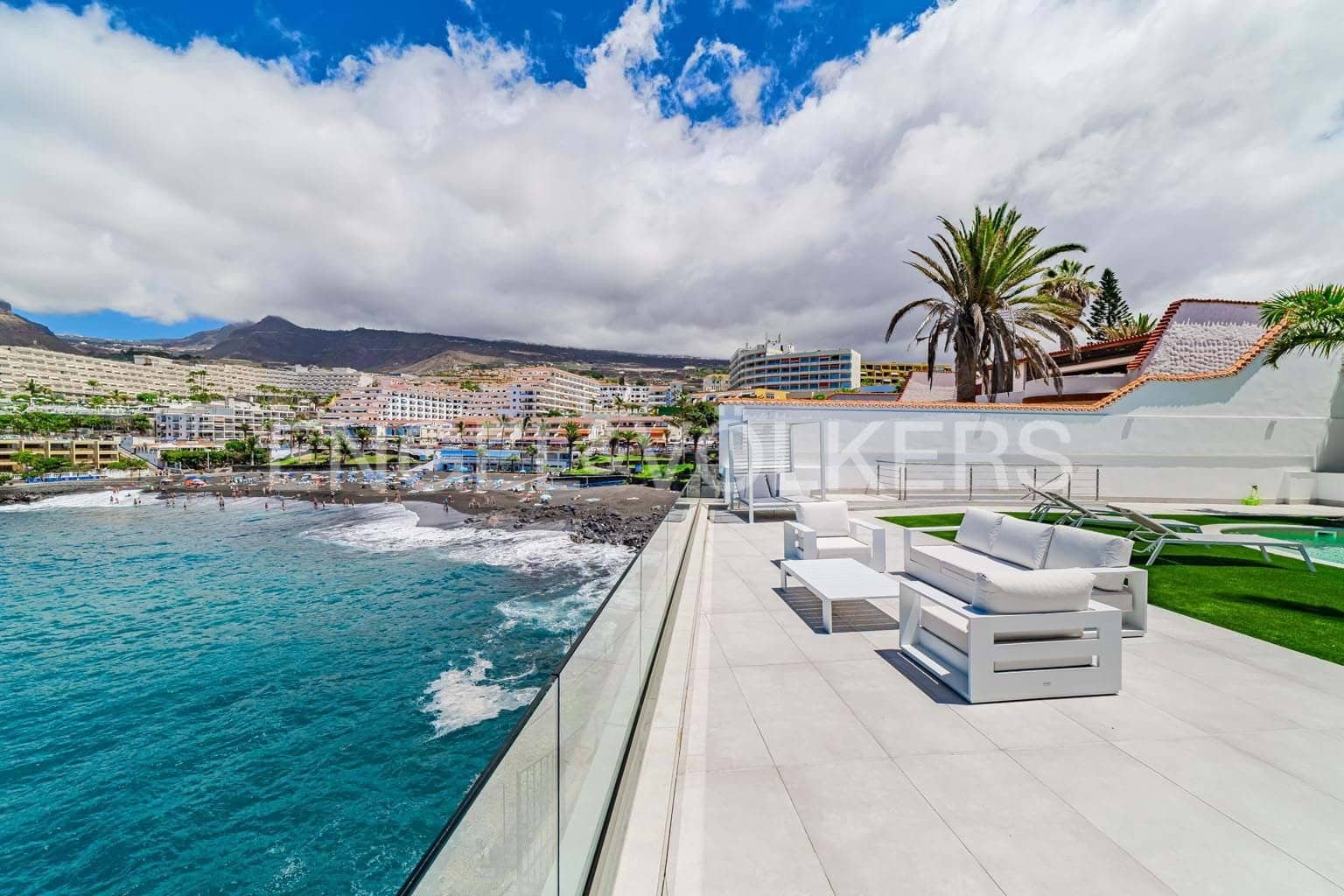 6 soverom Villa til salgs i Santiago del Teide med svømmebasseng garasje - € 4 998 000 (Ref: 9210355)