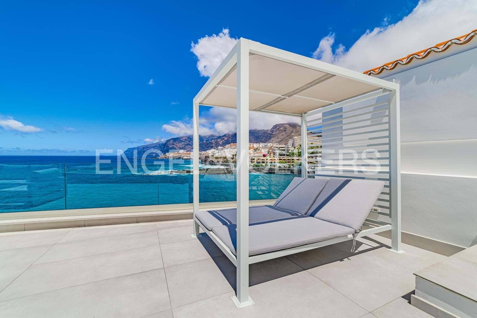 6 soverom Villa til salgs i Santiago del Teide med svømmebasseng garasje - € 4 998 000 (Ref: 9210355)