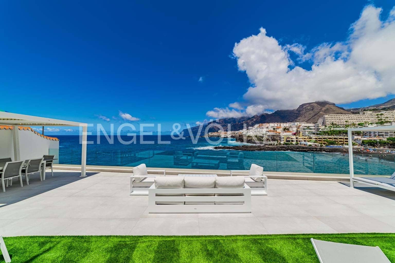 6 soverom Villa til salgs i Santiago del Teide med svømmebasseng garasje - € 4 998 000 (Ref: 9210355)