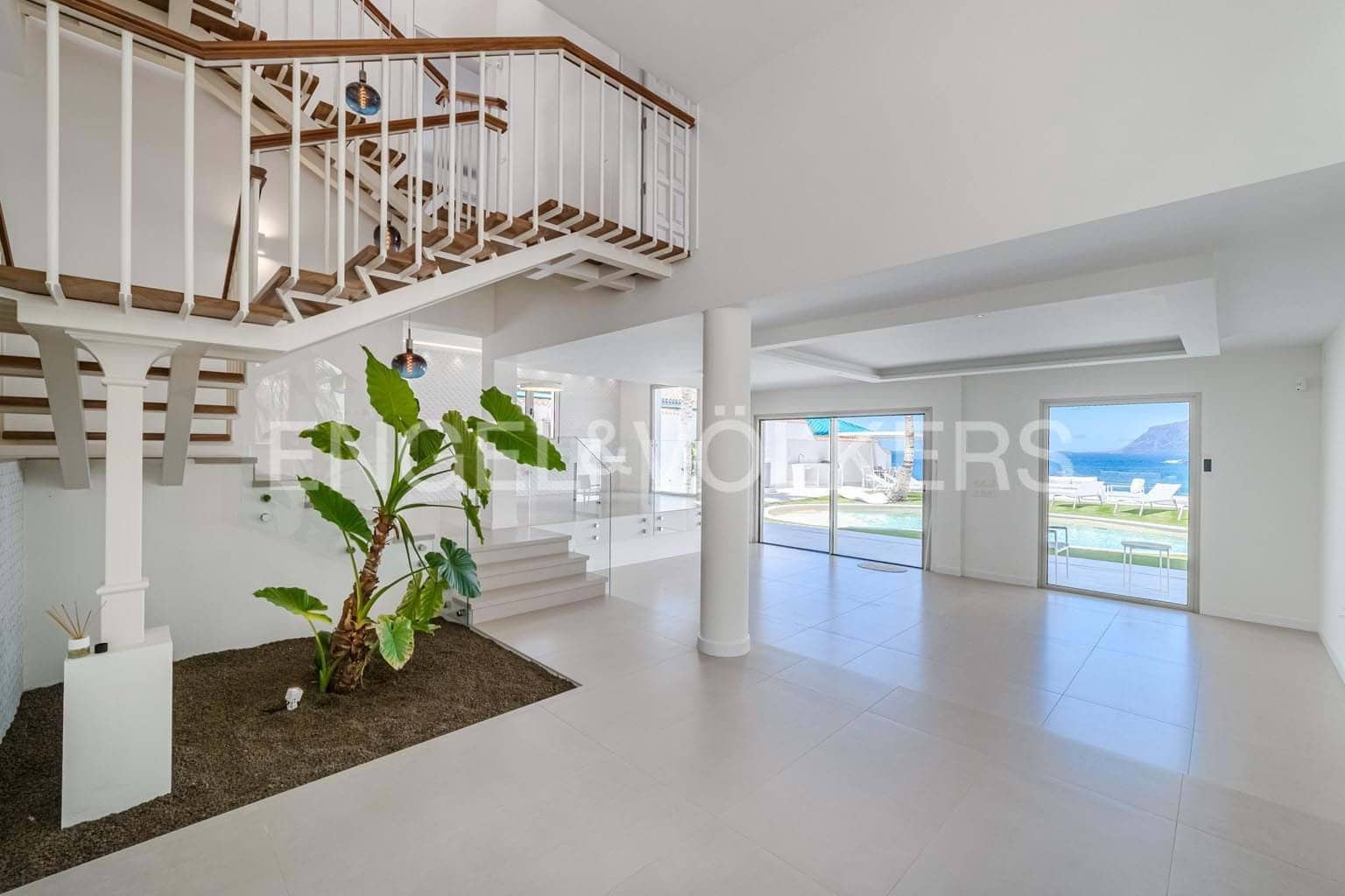 6 soverom Villa til salgs i Santiago del Teide med svømmebasseng garasje - € 4 998 000 (Ref: 9210355)