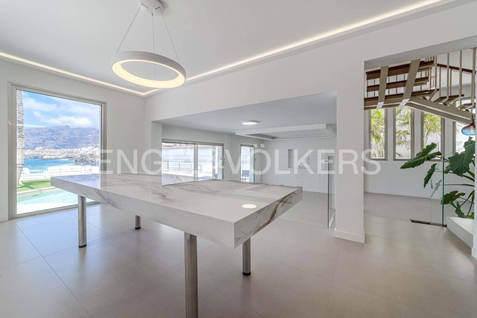 6 soverom Villa til salgs i Santiago del Teide med svømmebasseng garasje - € 4 998 000 (Ref: 9210355)