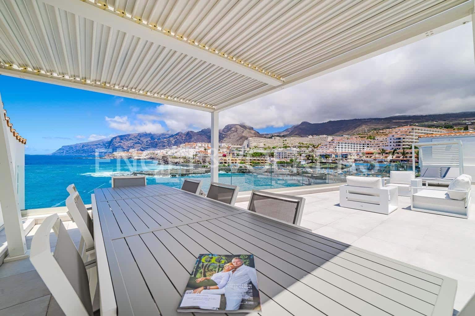 6 soverom Villa til salgs i Santiago del Teide med svømmebasseng garasje - € 4 998 000 (Ref: 9210355)