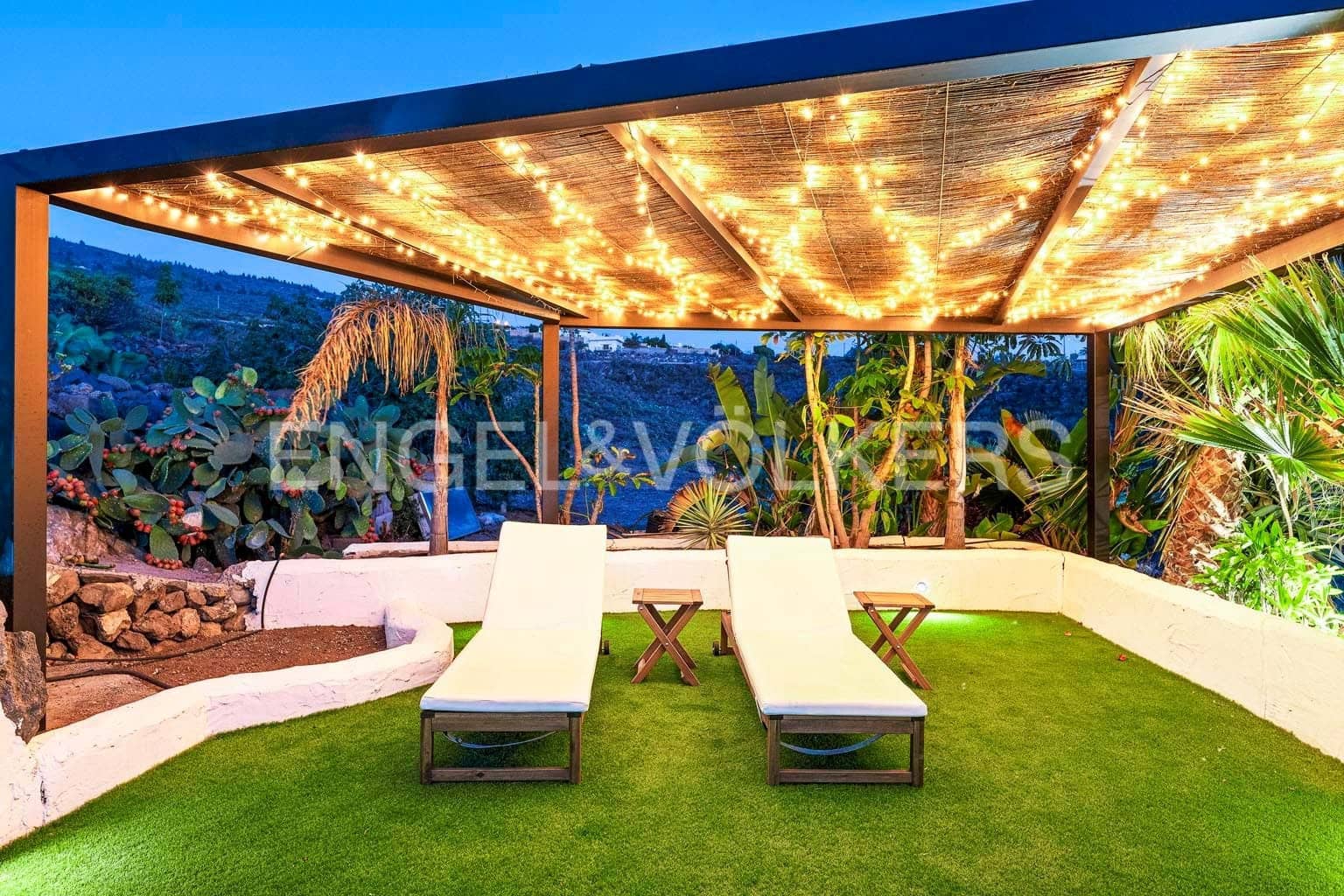 5 quarto Moradia para venda em Tejina de Guia de Isora com piscina garagem - 1 175 000 € (Ref: 9210356)