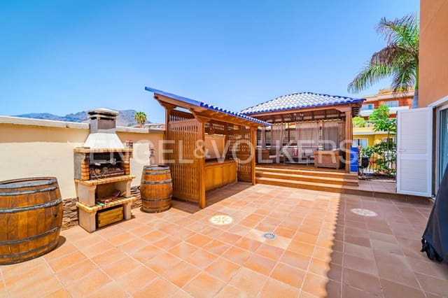 4 slaapkamer Villa te koop in Santiago del Teide met zwembad garage - € 890.000 (Ref: 9241170)