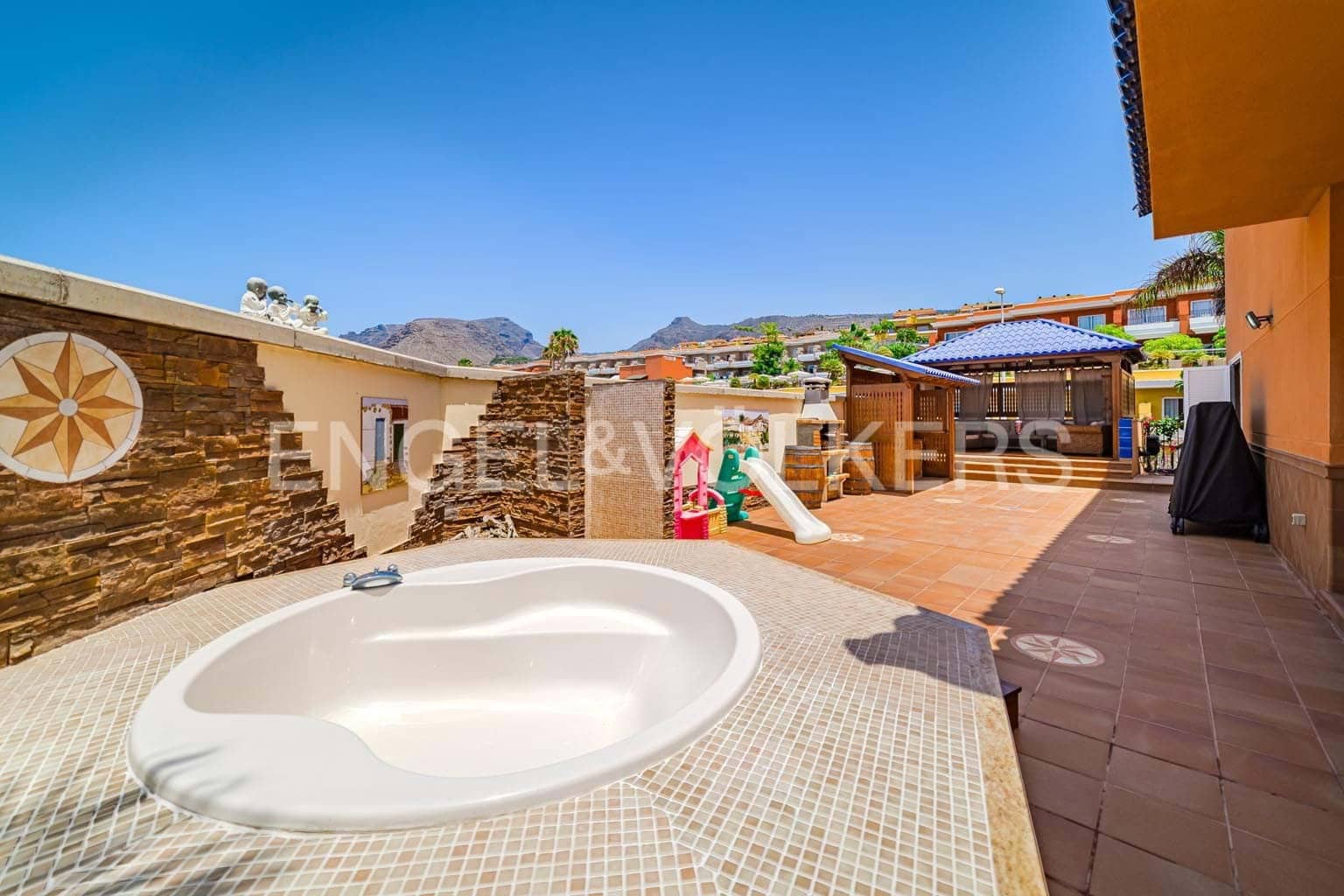 4 soveværelse Villa til salg i Santiago del Teide med swimmingpool garage - € 890.000 (Ref: 9241170)