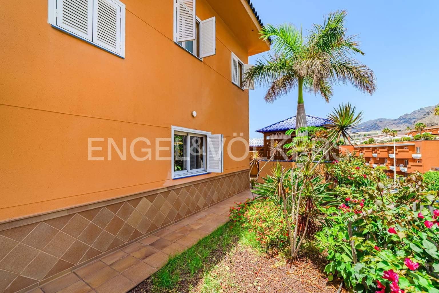 4 soveværelse Villa til salg i Santiago del Teide med swimmingpool garage - € 890.000 (Ref: 9241170)