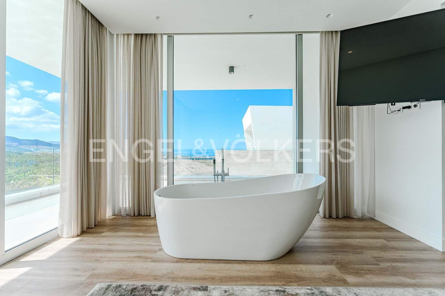 5 soveværelse Villa til salg i Costa Adeje med swimmingpool garage - € 5.990.000 (Ref: 9249221)