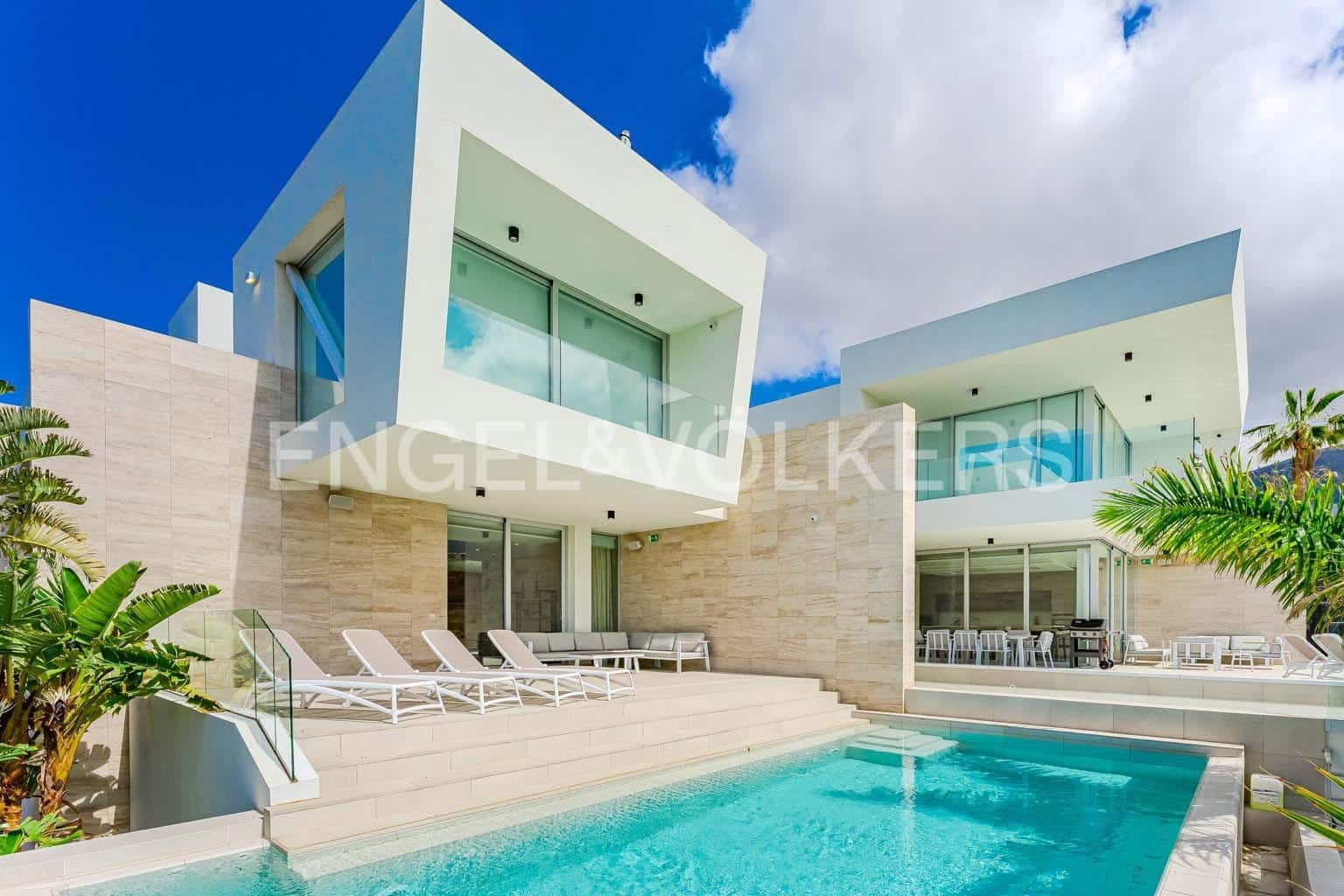 5 soveværelse Villa til salg i Costa Adeje med swimmingpool garage - € 5.990.000 (Ref: 9249221)