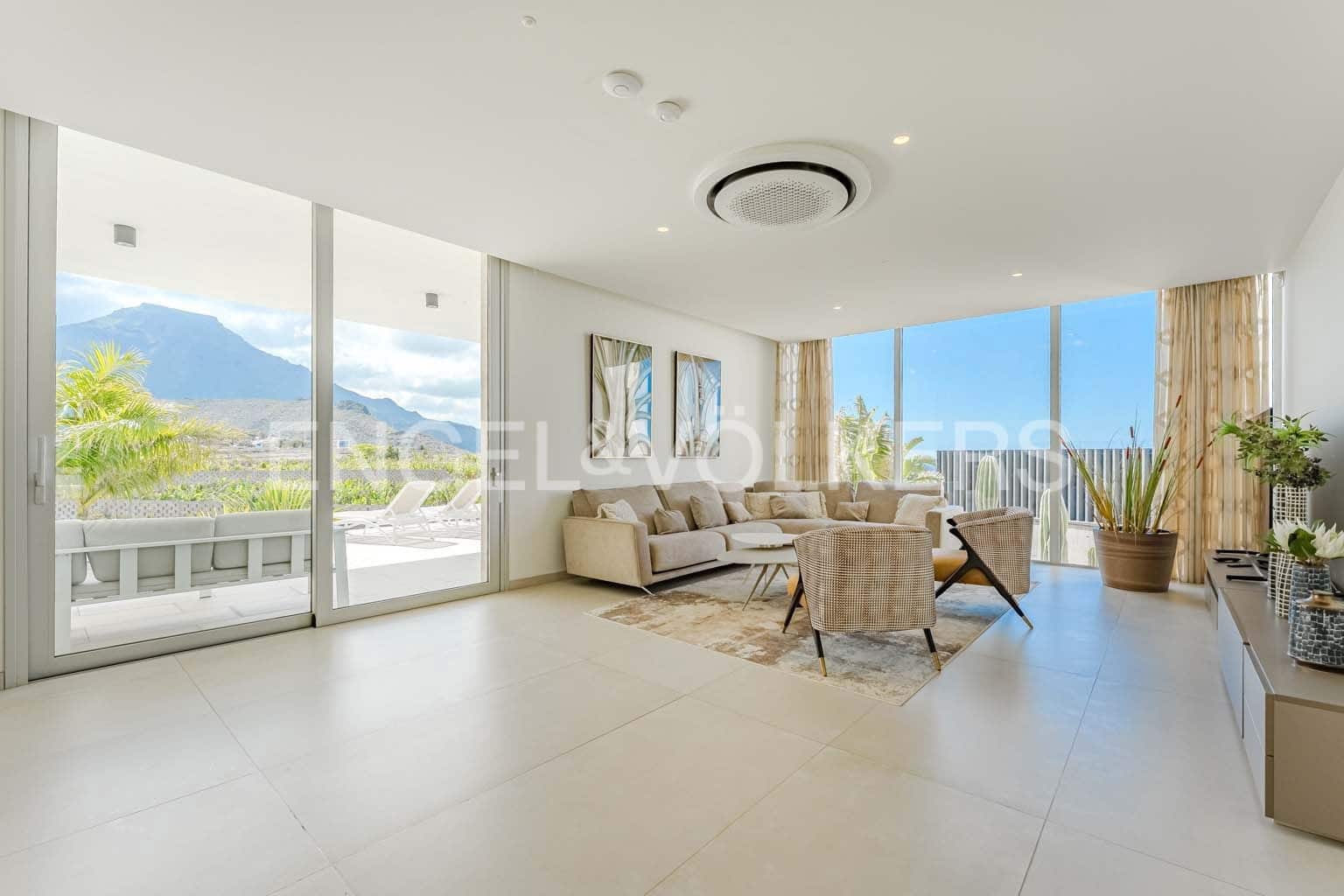 5 soveværelse Villa til salg i Costa Adeje med swimmingpool garage - € 5.990.000 (Ref: 9249221)