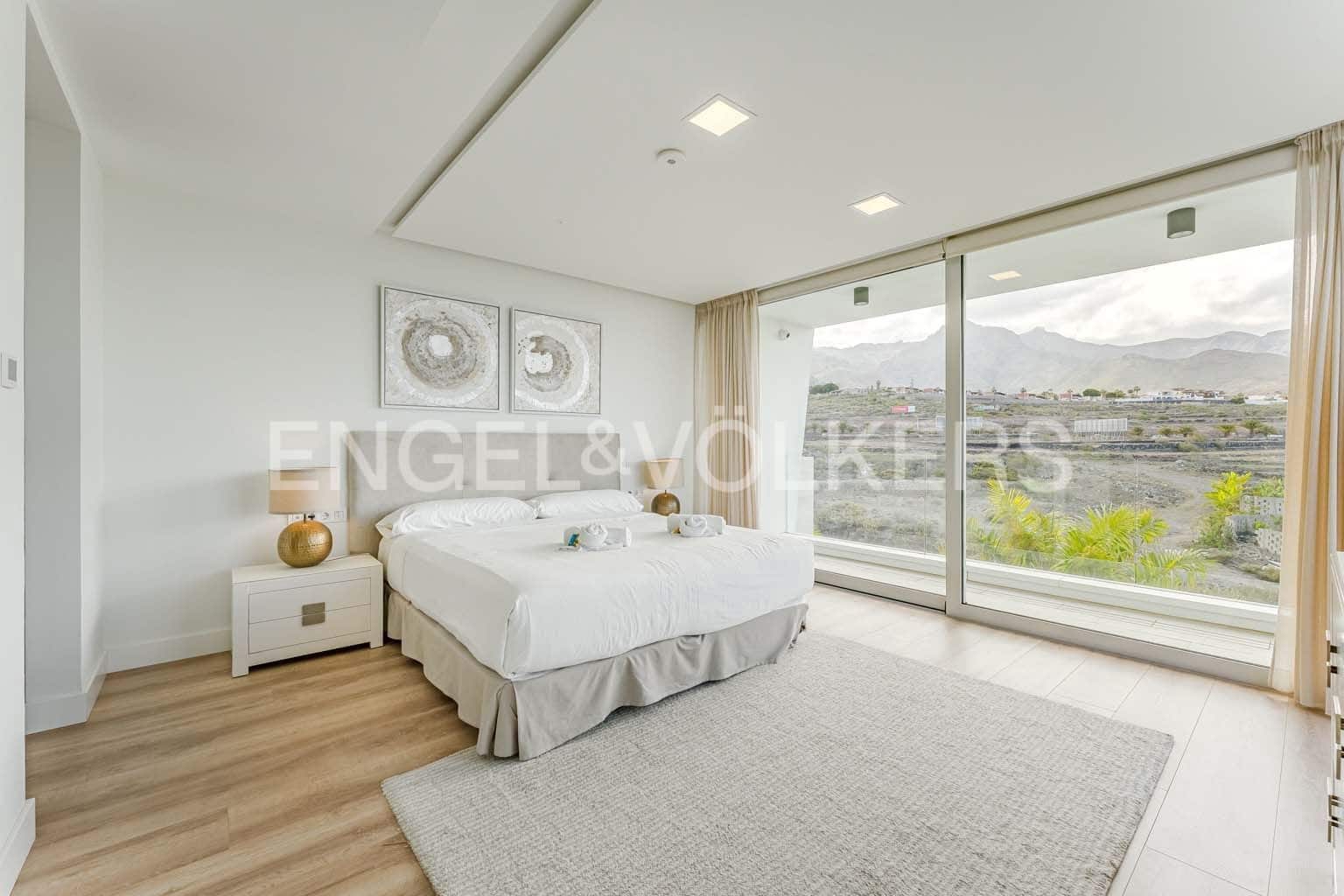 5 soveværelse Villa til salg i Costa Adeje med swimmingpool garage - € 5.990.000 (Ref: 9249221)