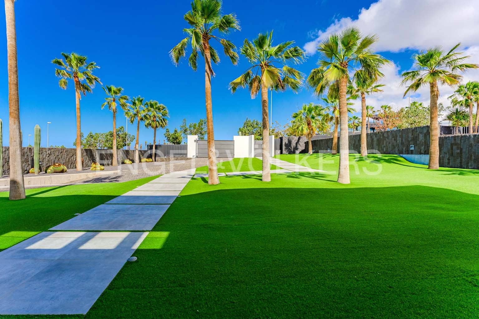 5 soveværelse Villa til salg i Costa Adeje med swimmingpool garage - € 5.990.000 (Ref: 9249221)