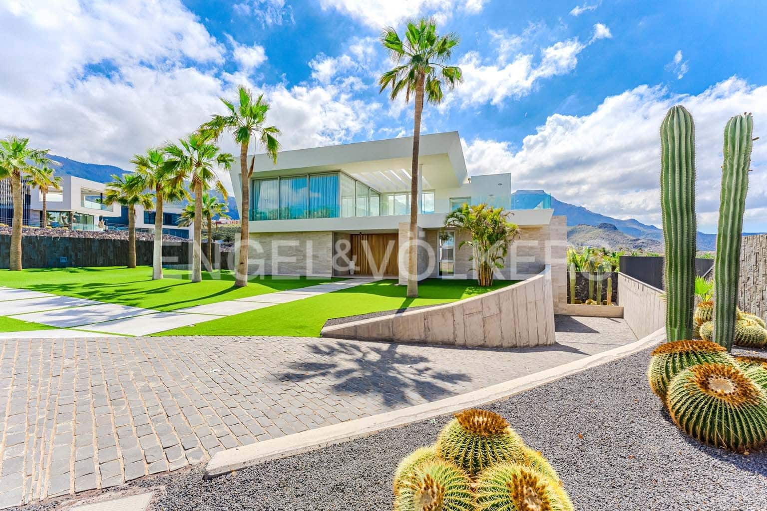 5 soveværelse Villa til salg i Costa Adeje med swimmingpool garage - € 5.990.000 (Ref: 9249221)