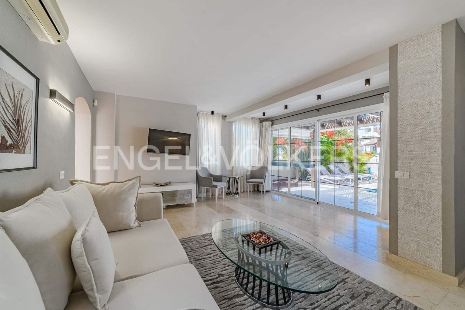 5 soveværelse Villa til salg i La Caleta med swimmingpool garage - € 2.200.000 (Ref: 9249222)