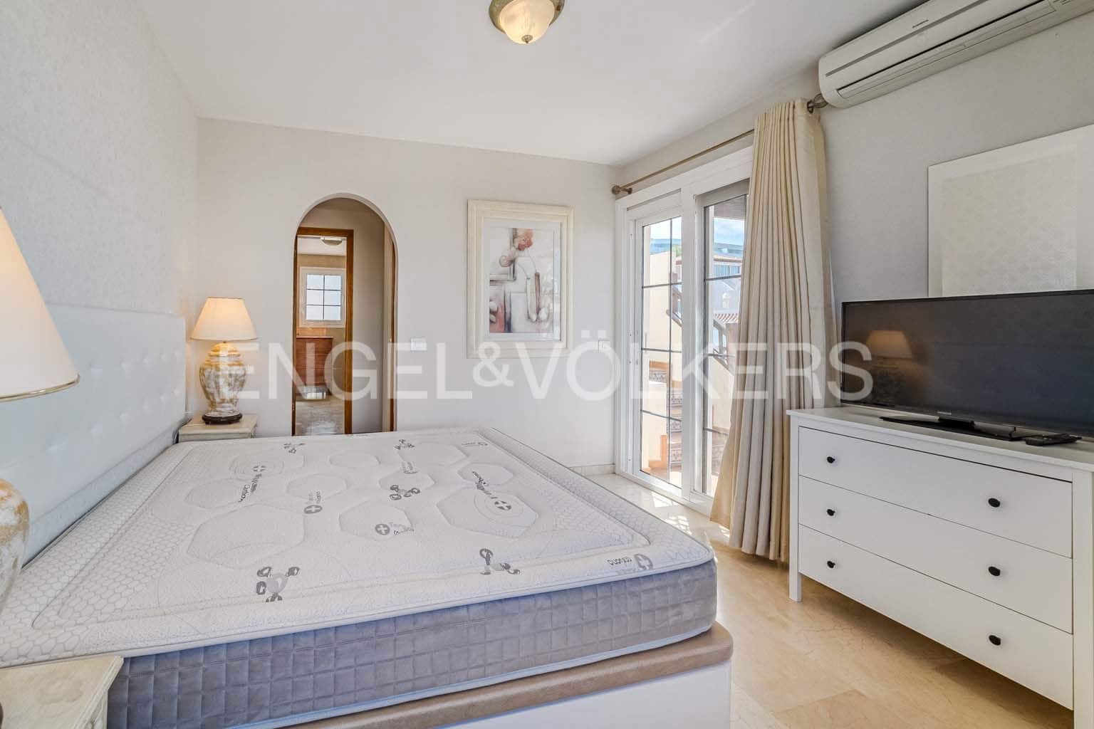 5 soveværelse Villa til salg i La Caleta med swimmingpool garage - € 2.200.000 (Ref: 9249222)