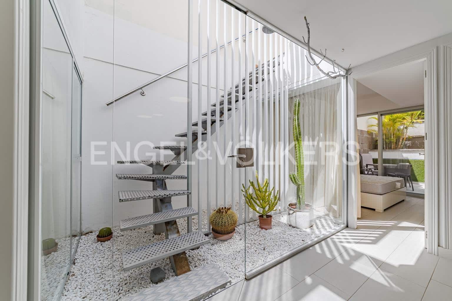 5 soveværelse Villa til salg i La Caleta med swimmingpool garage - € 2.200.000 (Ref: 9249222)