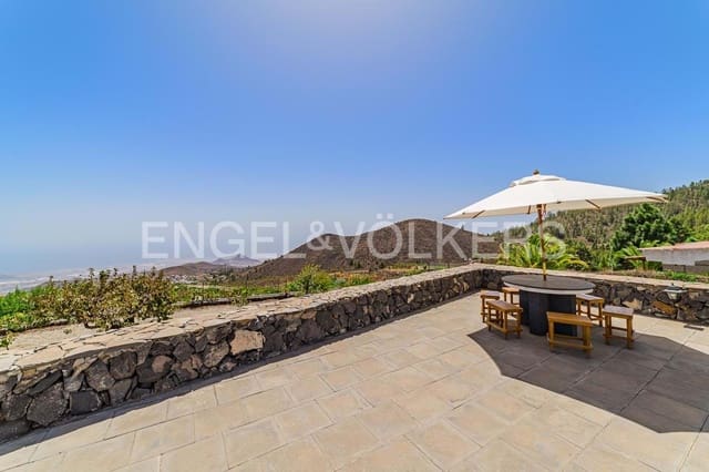 2 slaapkamer Villa te koop in Granadilla de Abona met garage - € 385.000 (Ref: 9249224)