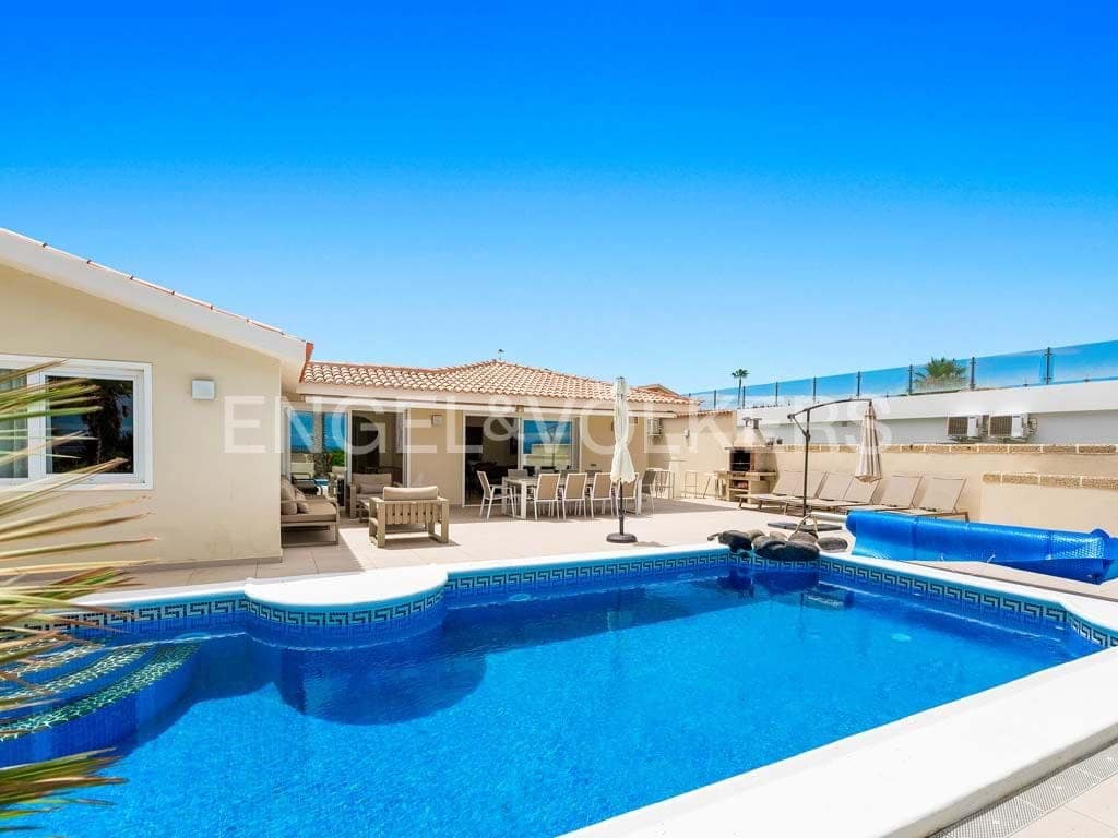 Chalet de 6 habitaciones en Palm-Mar en venta con piscina garaje - 1.290.000 € (Ref: 9249228)