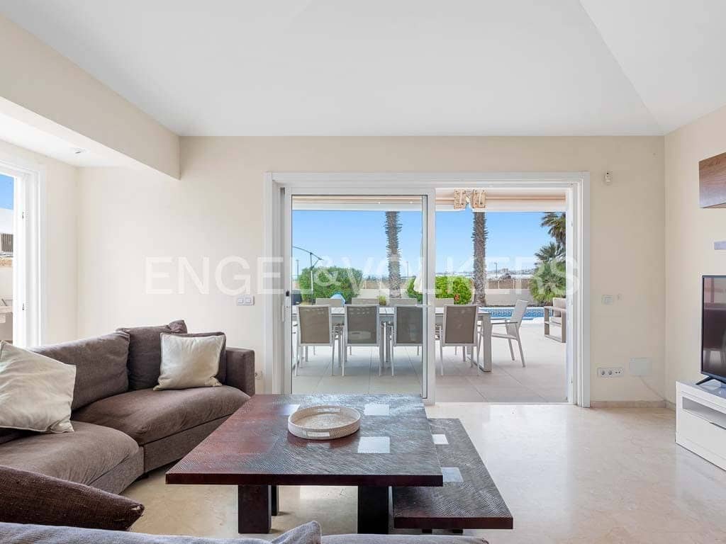 Chalet de 6 habitaciones en Palm-Mar en venta con piscina garaje - 1.290.000 € (Ref: 9249228)