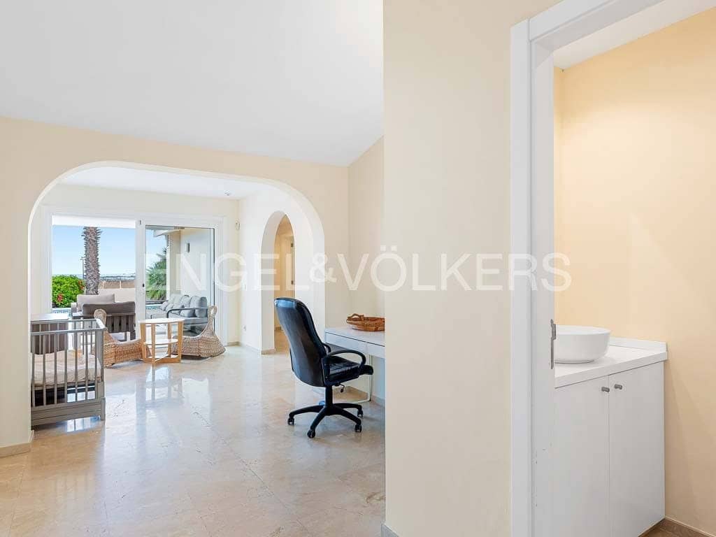 Chalet de 6 habitaciones en Palm-Mar en venta con piscina garaje - 1.290.000 € (Ref: 9249228)