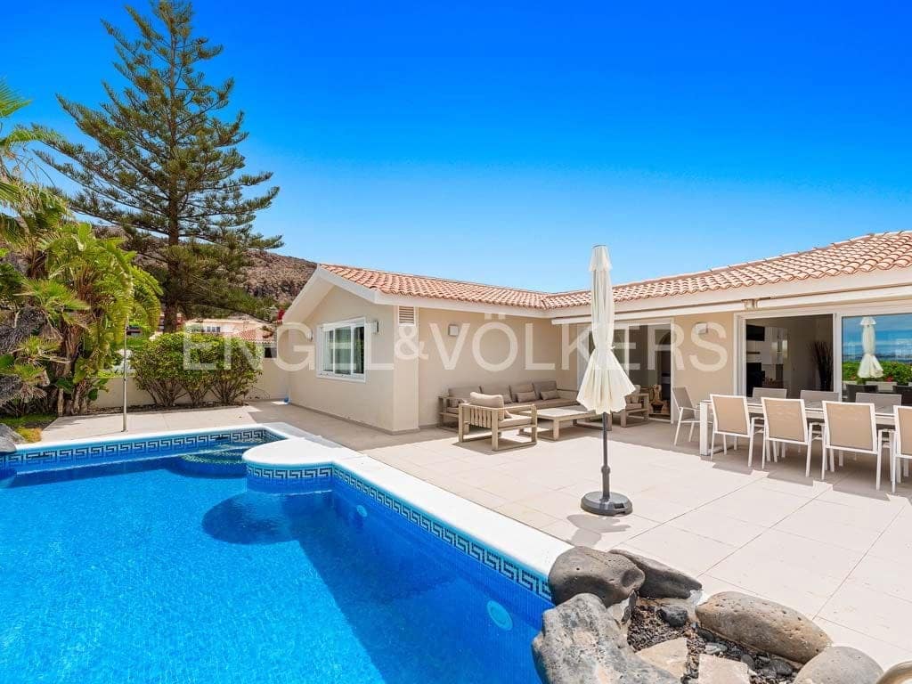 Chalet de 6 habitaciones en Palm-Mar en venta con piscina garaje - 1.290.000 € (Ref: 9249228)