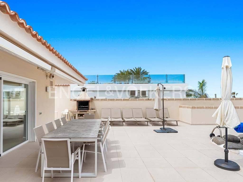 Chalet de 6 habitaciones en Palm-Mar en venta con piscina garaje - 1.290.000 € (Ref: 9249228)