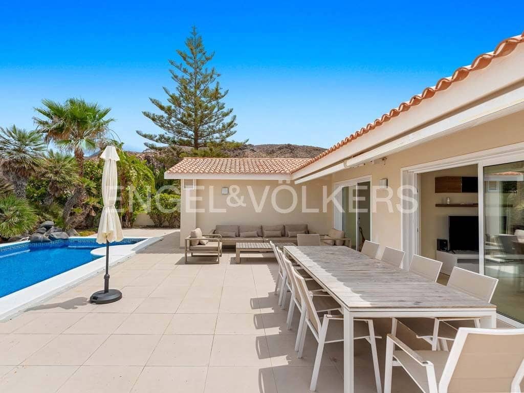 Chalet de 6 habitaciones en Palm-Mar en venta con piscina garaje - 1.290.000 € (Ref: 9249228)