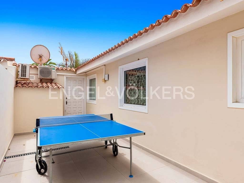 Chalet de 6 habitaciones en Palm-Mar en venta con piscina garaje - 1.290.000 € (Ref: 9249228)