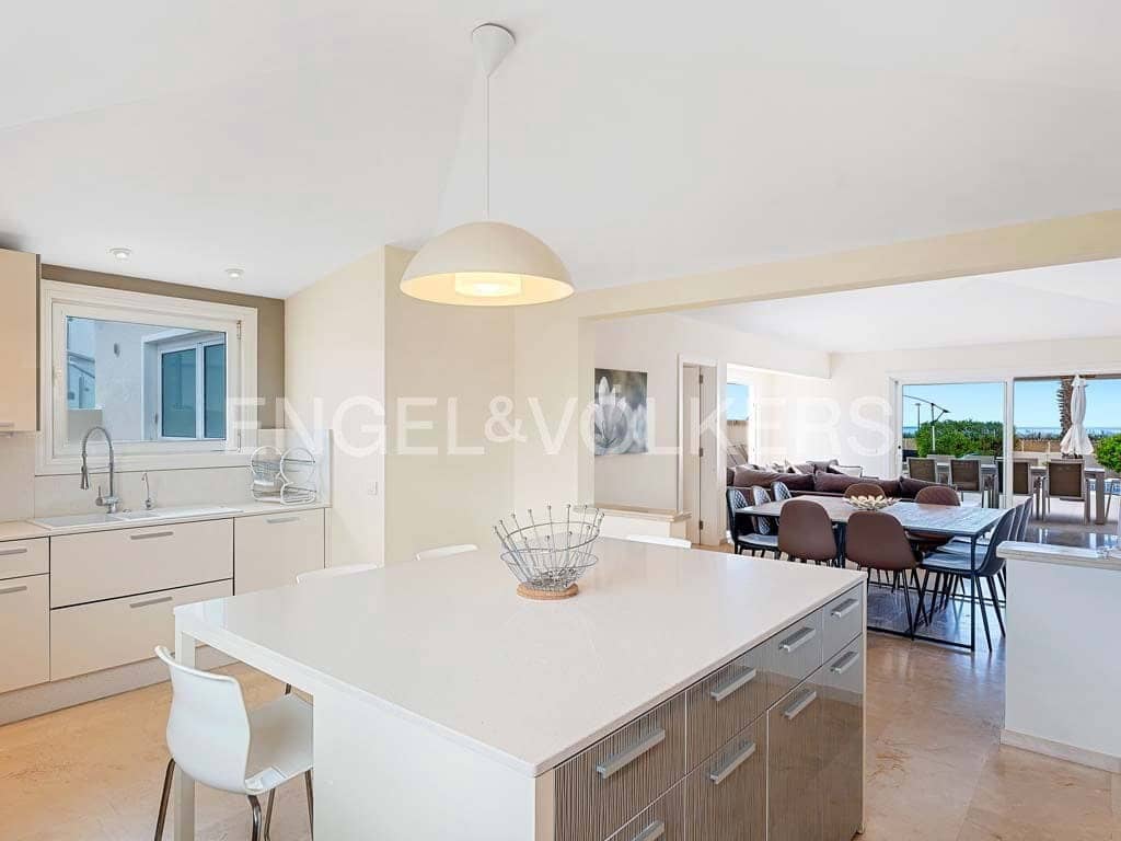 Chalet de 6 habitaciones en Palm-Mar en venta con piscina garaje - 1.290.000 € (Ref: 9249228)