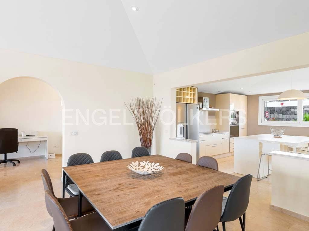 Chalet de 6 habitaciones en Palm-Mar en venta con piscina garaje - 1.290.000 € (Ref: 9249228)